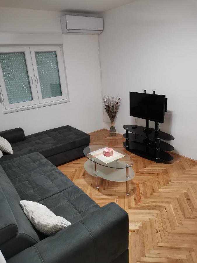Ad Apartman Bileća Eksteriør billede
